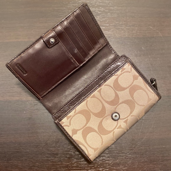 COACH Signature Canvas Wallet - Picture 4 of 4